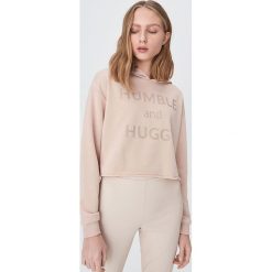 Krótka bluza z nadrukiem - Beżowy. Brązowe bluzy damskie Sinsay, s, z nadrukiem, z krótkim rękawem, krótkie, bez kaptura. Za 39,99 zł.