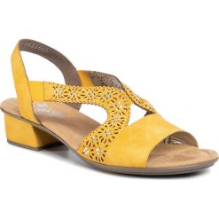 Sandały RIEKER - V6216-68A Yellow. Żółte klapki damskie Rieker, z aplikacjami, ze skóry ekologicznej, bez obcasa, na obcasie. Za 229,99 zł.