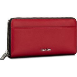 Portfele damskie: Duży Portfel Damski CALVIN KLEIN BLACK LABEL – Compact Large Ziparo K60K604353 618
