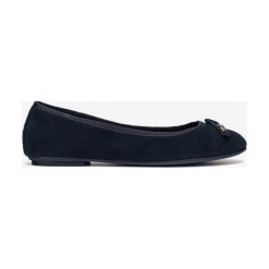 Tommy Hilfiger Essential Suede Baleriny Niebieski. Niebieskie baleriny damskie TOMMY HILFIGER, bez wzorów, ze skóry, bez obcasa. Za 430,95 zł.