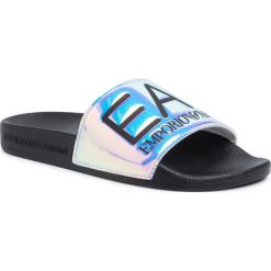 Klapki EA7 EMPORIO ARMANI - XCP001 XCC22 M564 Mirror White/Black. Białe klapki damskie EA7 Emporio Armani, bez wzorów, ze skóry ekologicznej, bez obcasa. Za 199,00 zł.