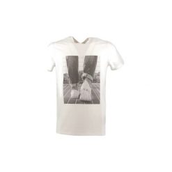T-shirty z krótkim rękawem Armani jeans 3Y6T13. Białe t-shirty męskie Armani Jeans, xxl, bez wzorów, z jeansu, bez kołnierzyka, krótkie. Za 331,64 zł.