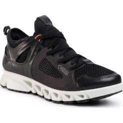 Sneakersy ECCO - Multi-Vent W GORE-TEX 88013351759 Black/Black/Coral Neon. Czarne półbuty damskie ecco, na co dzień, bez wzorów, ze skóry, bez obcasa, bez zapięcia. W wyprzedaży za 639,00 zł.