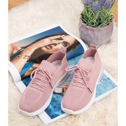 Buty sportowe damskie N/M BOK09 Różowe. Różowe buty sportowe damskie N/M, bez wzorów, z tkaniny, sportowe. Za 89,00 zł.
