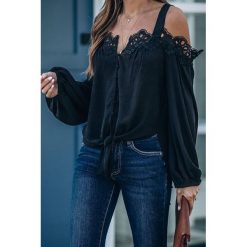 Damska koszula ZAZINA BLACK. Czarne bluzki damskie IVET, xl, z aplikacjami, bez kołnierzyka, bez rękawów. W wyprzedaży za 79,00 zł.