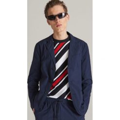 Marynarka sportowa slim fit - Granatowy. Niebieskie marynarki męskie Reserved, m, bez wzorów, sportowe. Za 279,99 zł.