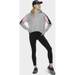Bluza damska BLD604 - chłodny jasny szary melanż - Outhorn. Szare bluzy damskie Outhorn, bez wzorów, z krótkim rękawem, krótkie, bez kaptura. W wyprzedaży za 89,99 zł.