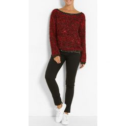 Sweter w kolorze czerwonym. Czerwone swetry damskie Jacqueline Riu, bez wzorów, ze splotem, klasyczne, bez rękawów, bez kaptura. W wyprzedaży za 79,95 zł.