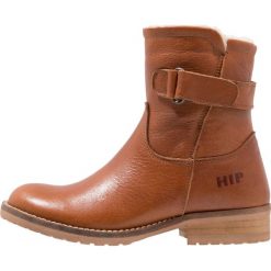Buty zimowe damskie: Hip Botki cognac