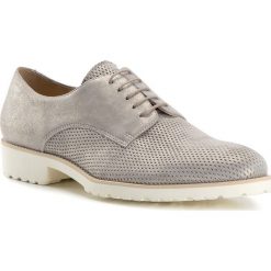 Buty damskie. Szare półbuty damskie Wittchen, do pracy, bez wzorów, ze skóry, biznesowe, bez obcasa, na sznurówki. W wyprzedaży za 399,90 zł.