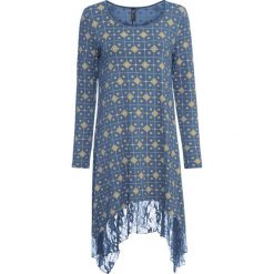 Sukienka shirtowa z koronkową wstawką bonprix niebieski dżins wzorzysty. Niebieskie sukienki damskie bonprix, bez wzorów, z koronki, bez kołnierzyka, bez rękawów. Za 79,99 zł.