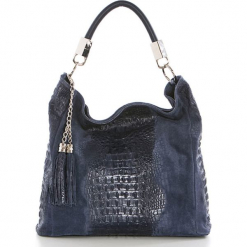 Skórzana torebka w kolorze granatowym - 36 x 38 x 14 cm. Niebieskie torebki klasyczne damskie Mia Tomazzi, w paski, z materiału. W wyprzedaży za 363,95 zł.