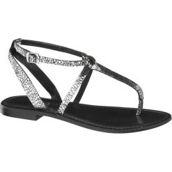 Sandały damskie Vero Moda czarne. Czarne sandały damskie Vero Moda, bez wzorów, ze skóry, bez obcasa, na obcasie, bez zapięcia. Za 79,00 zł.