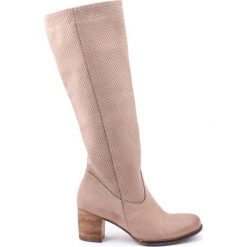 Buty zimowe damskie: Skórzane kozaki w kolorze cappuccino