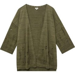 Kardigan "Leila" w kolorze khaki. Brązowe kardigany damskie Ateliers de la maille Paris, bez wzorów, z materiału. W wyprzedaży za 257,95 zł.