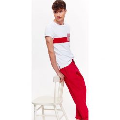 T-shirty męskie: T-SHIRT MĘSKI Z KIESZONKĄ