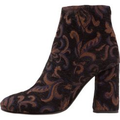 Botki damskie lity: Fiore di Lucia Milano Botki na obcasie multicolor
