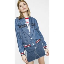 Wrangler - Kurtka bomber. Niebieskie kurtki damskie marki Wrangler, s, bez wzorów, z bawełny, krótkie, bez kaptura. W wyprzedaży za 299,90 zł.
