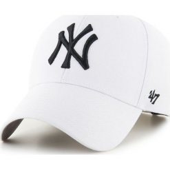 47brand - Czapka New York Yankees. Czapki męskie 47brand, z bawełny. W wyprzedaży za 69,90 zł.