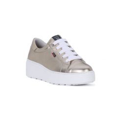 Buty CallagHan SAFFRON BETAN. Brązowe trampki i tenisówki damskie Callaghan, bez wzorów, bez zapięcia. Za 395,74 zł.