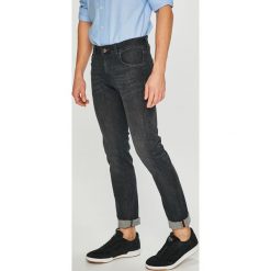 Tommy Hilfiger - Jeansy Denton. Czarne jeansy męskie TOMMY HILFIGER, bez wzorów. W wyprzedaży za 379,90 zł.