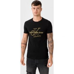 Calvin Klein Koszulka Czarny. Czarne podkoszulki męskie Calvin Klein, l, z haftami, z bawełny, z krótkim rękawem. Za 152,95 zł.