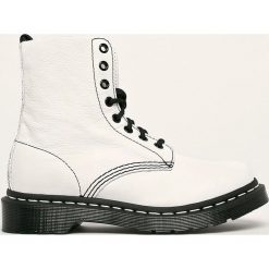 Dr. Martens - Workery skórzane 1460 Pascal. Białe workery damskie Dr. Martens, ze skóry, bez obcasa, na obcasie, na sznurówki. Za 699,90 zł.