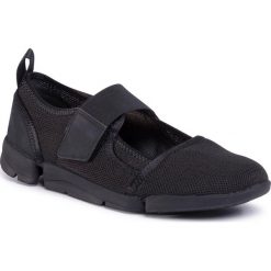 Półbuty CLARKS - Tri Amelia Bar 261493574 Black Mesh. Czarne półbuty damskie Clarks, bez wzorów, ze skóry, bez obcasa, na płaskiej podeszwie, bez zapięcia. Za 389,00 zł.