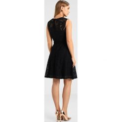 Sukienki: Dorothy Perkins Petite DRESS WITH CAP SLEEVE Sukienka koktajlowa black