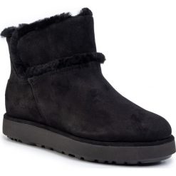 Buty UGG - W Classic Mini Spill Seam Blvd 1108145 Blk. Czarne kozaki damskie Ugg, na zimę, ze skóry, bez obcasa, bez zapięcia. Za 899,00 zł.