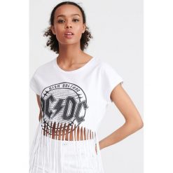 T-shirt z nadrukiem AC/DC - Biały. Białe t-shirty damskie Reserved, s, z nadrukiem, bez kołnierzyka. W wyprzedaży za 19,99 zł.