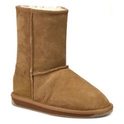 Buty EMU AUSTRALIA - Stinger Lo W10002 Chestnut. Pomarańczowe kozaki damskie EMU Australia, ze skóry, klasyczne, na niskim obcasie, bez zapięcia. W wyprzedaży za 409,00 zł.