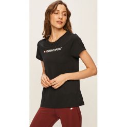 Tommy Sport - T-shirt. Czarne topy damskie Tommy Sport, s, z nadrukiem, z poliesteru, z okrągłym kołnierzem. Za 179,90 zł.