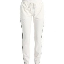 Spodnie dresowe damskie: Rue de Femme SIXTEN PANT Spodnie treningowe off white