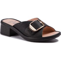 Klapki FLY LONDON - Elaxfly P500964000 Black. Czarne klapki damskie marki Fly London, bez wzorów, ze skóry, bez obcasa, na obcasie. Za 409,00 zł.