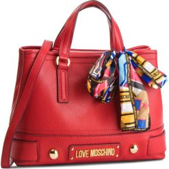 Torebka LOVE MOSCHINO - JC4041PP17LD0500 Rosso. Czerwone torebki klasyczne damskie Love Moschino, bez wzorów, ze skóry ekologicznej, klasyczne, na ramię, bez dodatków. W wyprzedaży za 589,00 zł.