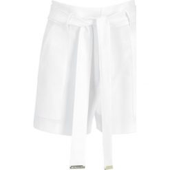 Szorty materiałowe Marciano Guess 92G193 8177Z. Czerwone szorty damskie MARCIANO GUESS, z aplikacjami, z poliesteru. W wyprzedaży za 339,00 zł.