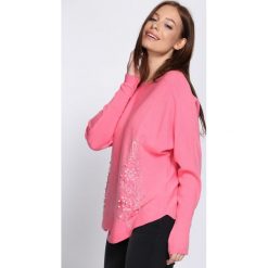 Różowy Sweter Fantasma. Czerwone swetry klasyczne damskie Born2be, l, z okrągłym kołnierzem. Za 89,99 zł.
