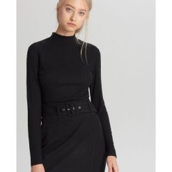 Prążkowany sweter - Czarny. Czarne swetry damskie Cropp, s, bez wzorów, prążkowane, bez rękawów, bez kaptura. Za 49,99 zł.