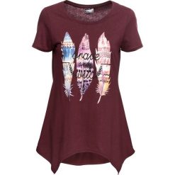 T-shirt z nadrukiem w pióra bonprix czerwony klonowy z nadrukiem. Czerwone koszulki damskie bonprix, z nadrukiem, z asymetrycznym kołnierzem. Za 64,99 zł.