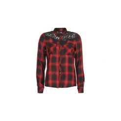 Koszule Guess DOMITILLE. Czerwone koszule damskie marki Guess, xs, z aplikacjami, bez kołnierzyka, bez rękawów. Za 247,20 zł.