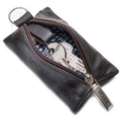 Skórzane etui na klucze SOLIER SA18 ciemnobrązowe - Brązowy. Pomarańczowe etui męskie Solier, ze skóry. Za 29,99 zł.