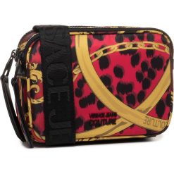 Torebka VERSACE JEANS COUTURE - E1VVBBP3 71416 500. Czerwone listonoszki damskie Versace Jeans Couture, bez wzorów, z jeansu, bez dodatków. W wyprzedaży za 519,00 zł.