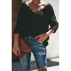 Damska bluzka ZELINDA BLACK. Czarne bluzki damskie Damska bluzka ZELINDA BLACK, s, bez wzorów, bez kołnierzyka, bez rękawów. W wyprzedaży za 59,00 zł.