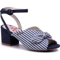 Sandały PEPE JEANS - Yogi Bow PLS90390 Denim 000. Niebieskie klapki damskie Pepe Jeans, bez wzorów, z jeansu, bez obcasa, na obcasie. W wyprzedaży za 259,00 zł.