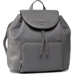 Plecak DKNY - Erin-Backpack R01KAG96 Lt Char LEC. Szare plecaki damskie DKNY, bez wzorów, ze skóry. W wyprzedaży za 899,00 zł.
