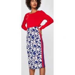 Pinko - Spódnica. Białe spódniczki damskie Pinko, w kwiaty, z elastanu, casualowe, z podwyższonym stanem, midi, ołówkowe. W wyprzedaży za 499,90 zł.