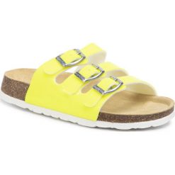 Klapki SUPERFIT - 6-00113-60 S Gelb. Żółte sandały dziewczęce Superfit, ze skóry ekologicznej, bez zapięcia. Za 129,00 zł.