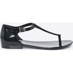 Melissa - Sandały Honey. Czarne klapki damskie Melissa, bez wzorów, z materiału, bez obcasa, na obcasie. W wyprzedaży za 139,90 zł.