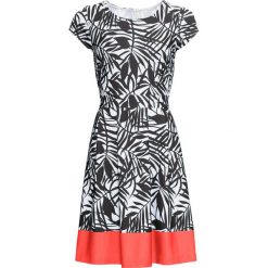 Sukienka shirtowa, krótki rękaw bonprix czarno-czerwony z nadrukiem. Czarne sukienki damskie bonprix, z nadrukiem, bez kołnierzyka, z krótkim rękawem, krótkie, mini. Za 109,99 zł.